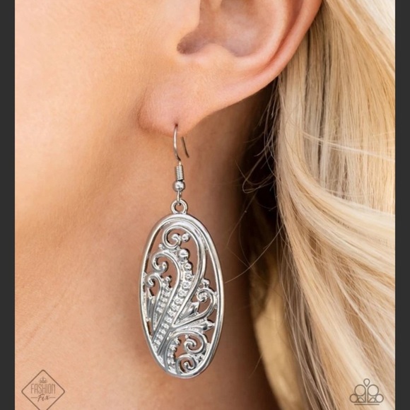 High Tide Terrace Earrings NWT - Picture 3 of 3